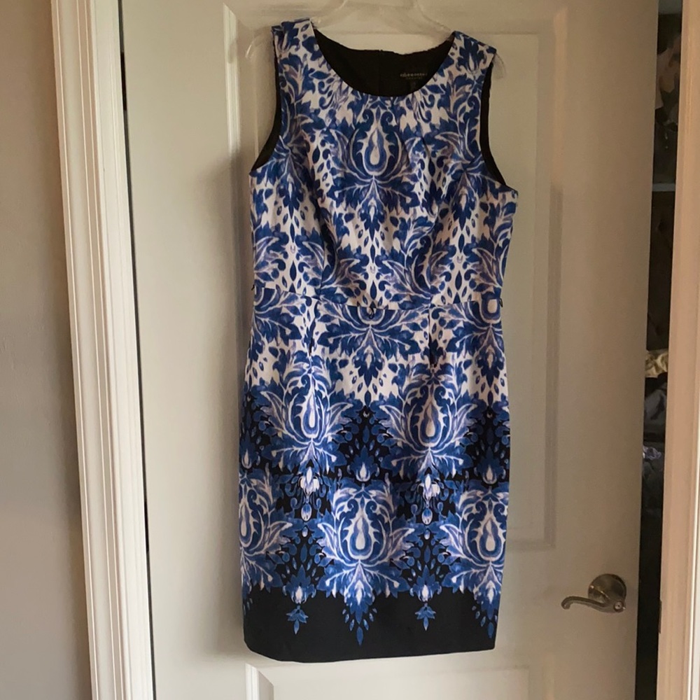 Connected dress. Excellent condition.